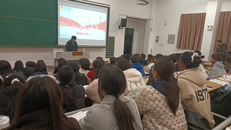 理论宣讲.jpg 理论宣讲.jpg